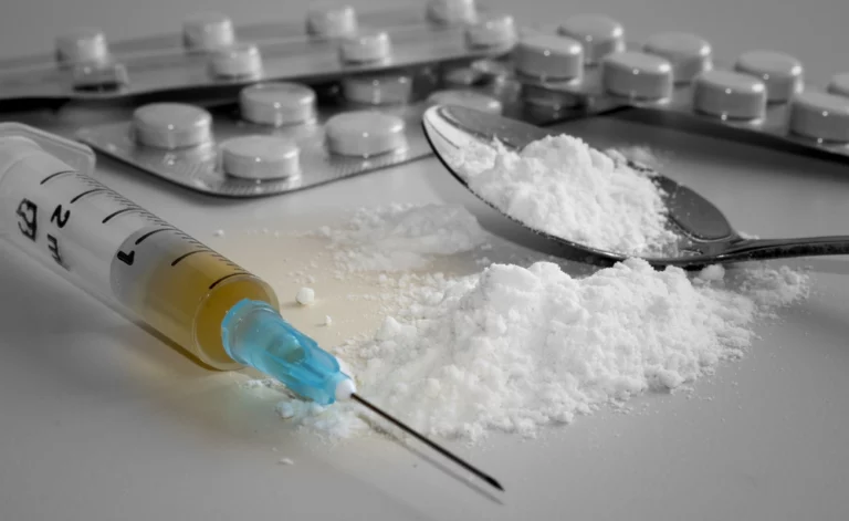 4 Differences Between Amphetamines & Methamphetamines